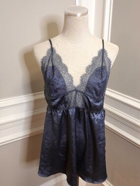 Victoria Secret Laced/Silk Top, Size L